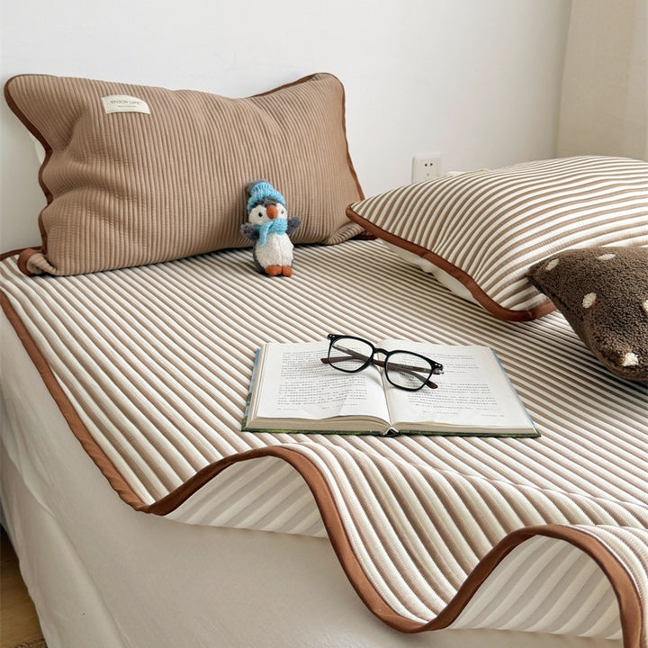 Ice Silk Line Pattern Mat Set Coffee
