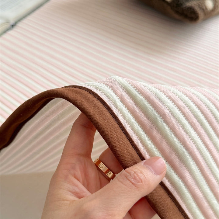 Ice Silk Line Pattern Mat Set Pink