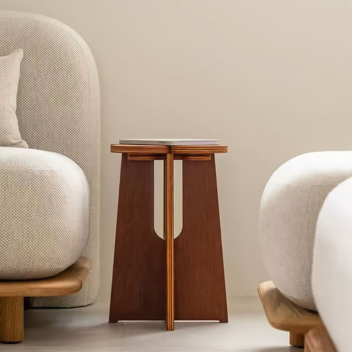 Clover-shaped Wood Stool