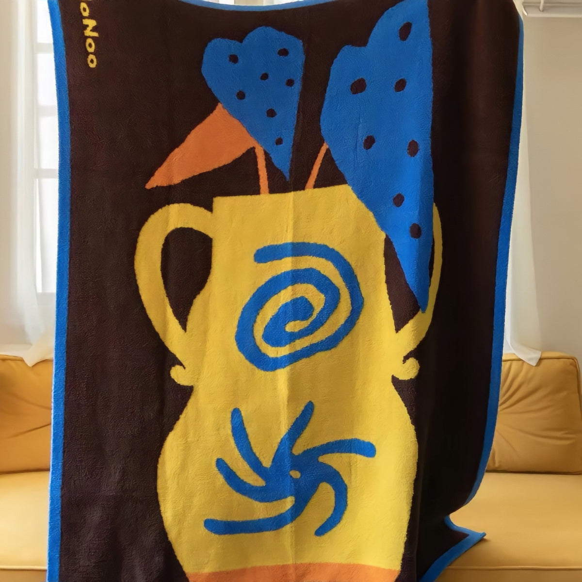 Totem Base Fleece Fabric Blanket