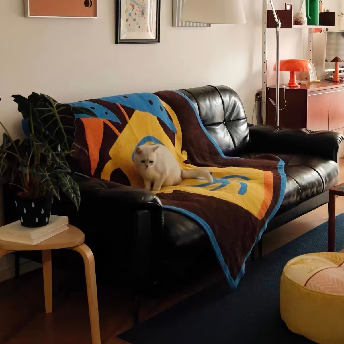 Totem Base Fleece Fabric Blanket