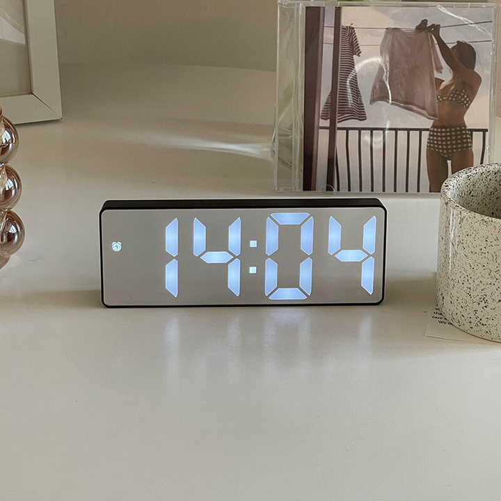 デジタル電子置き時計 目覚まし時計 多機能時計 / Digital electronic holding clock alarm clock multifunctional clock - kocol