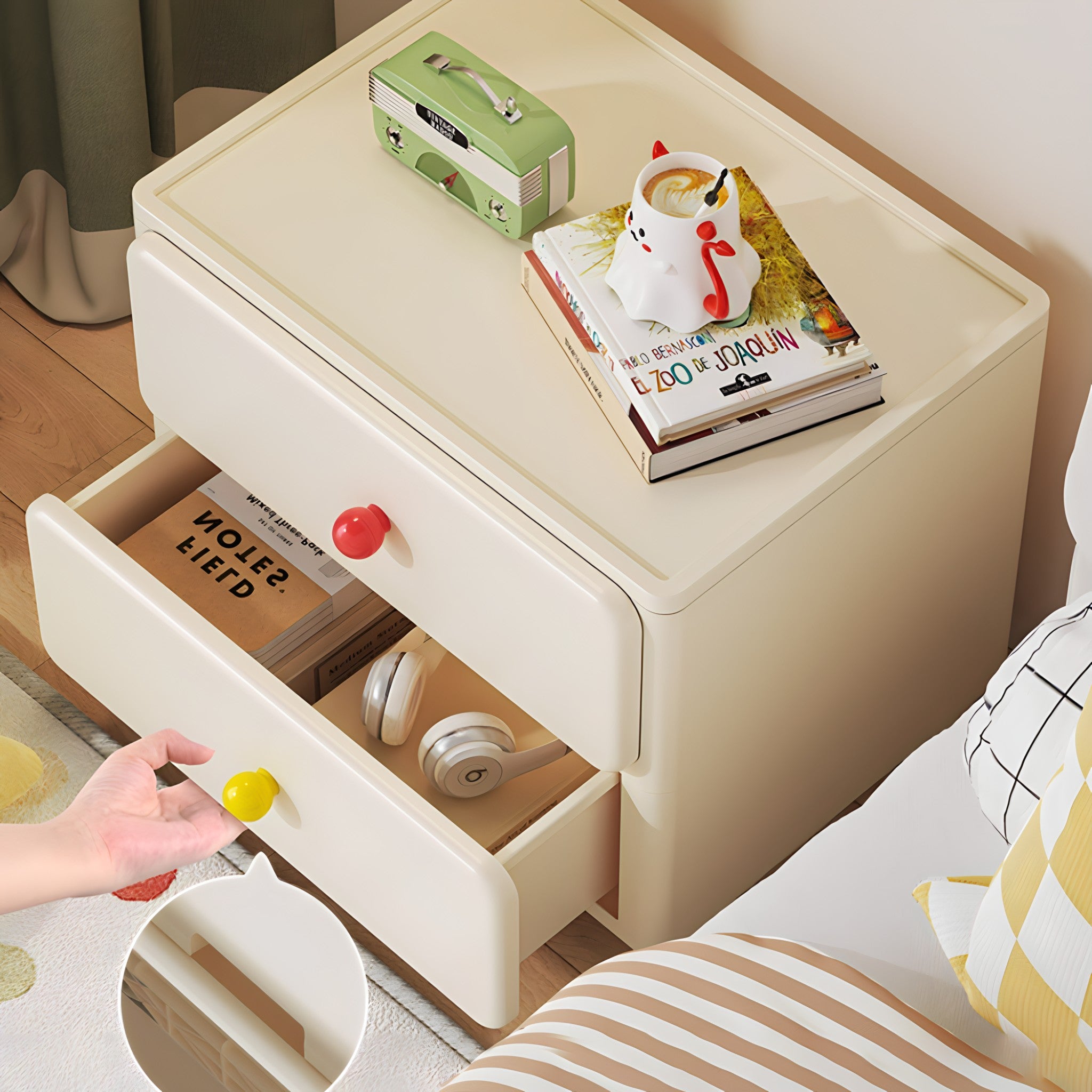 Pop Color Rolling Chest