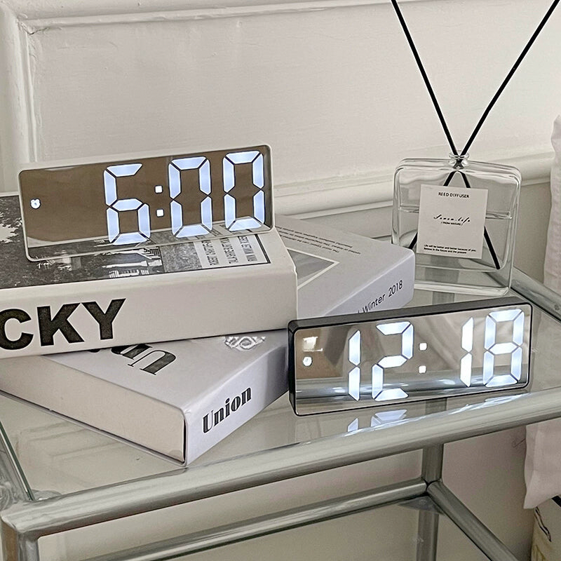 デジタル電子置き時計 目覚まし時計 多機能時計 / Digital electronic holding clock alarm clock multifunctional clock - kocol