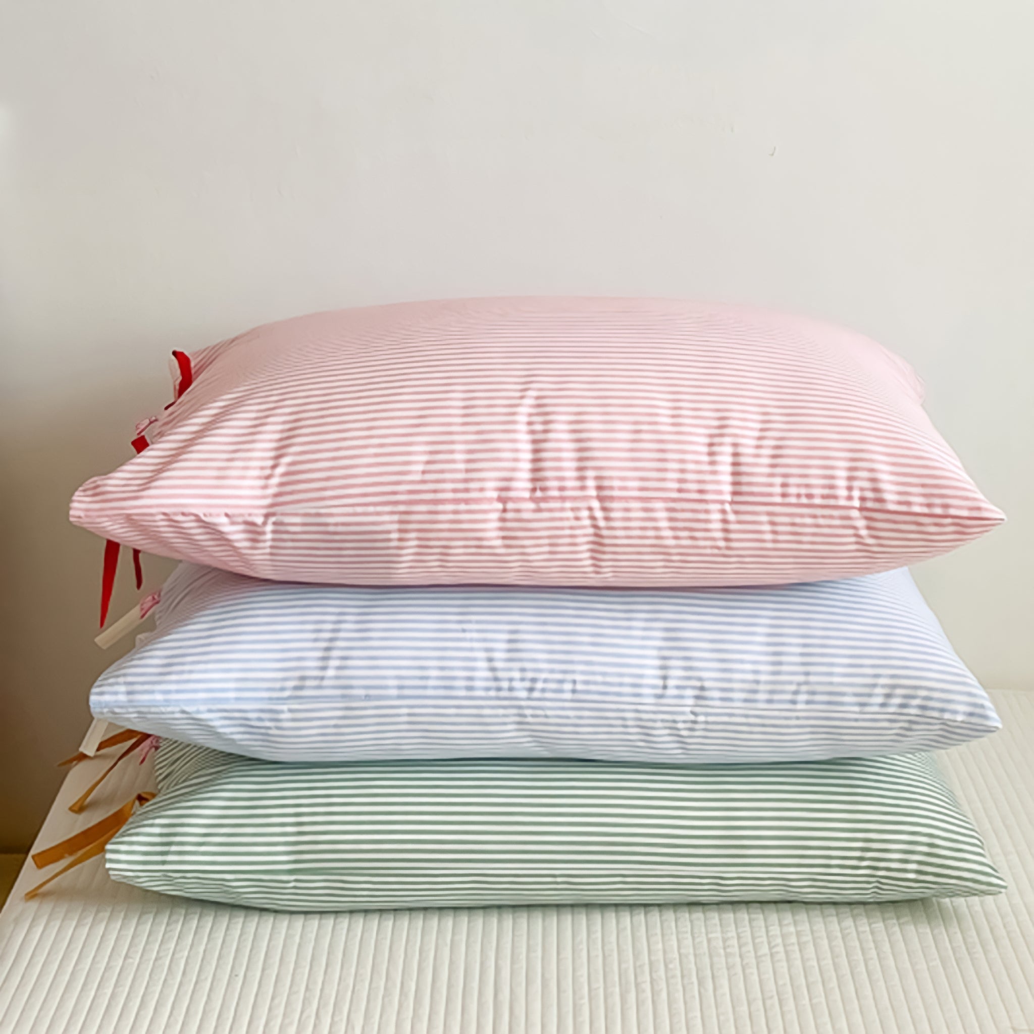 ガーリーリボンストライプ枕カバー