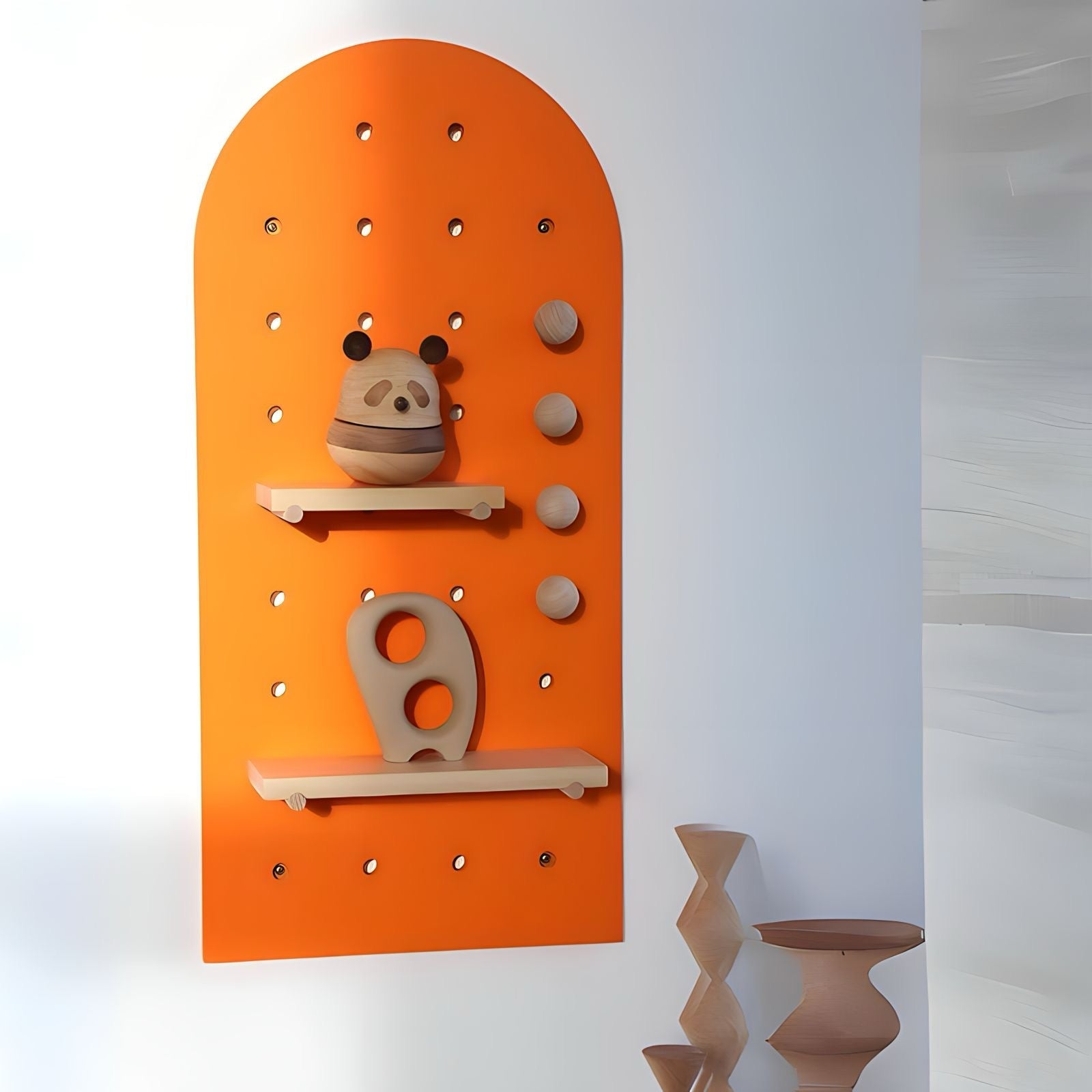 アーチ型有孔ボード壁収納 