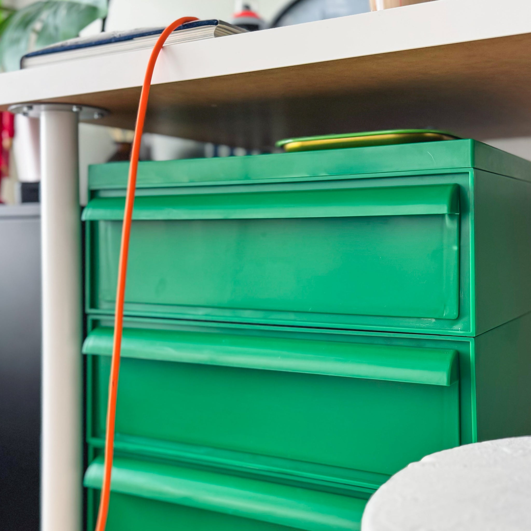 モダンカラフル可動式キャビネット kocol