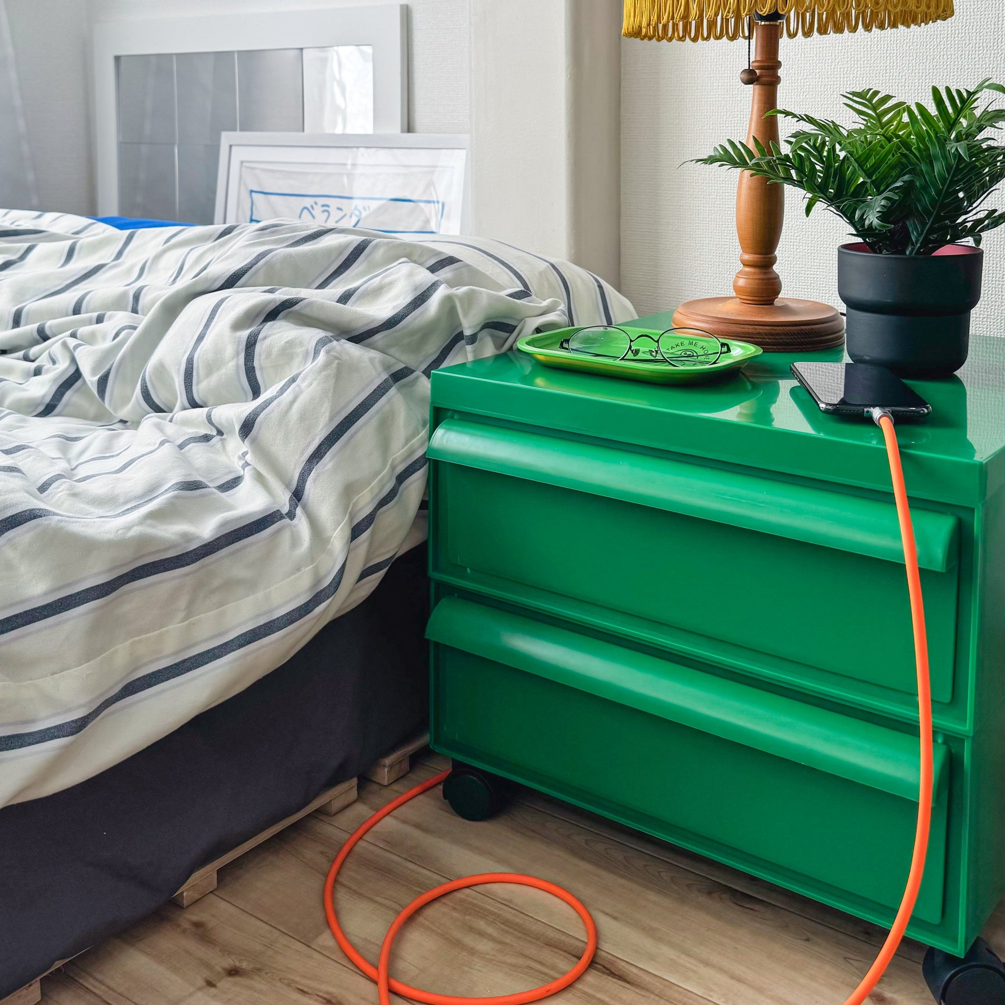 モダンカラフル可動式キャビネット kocol