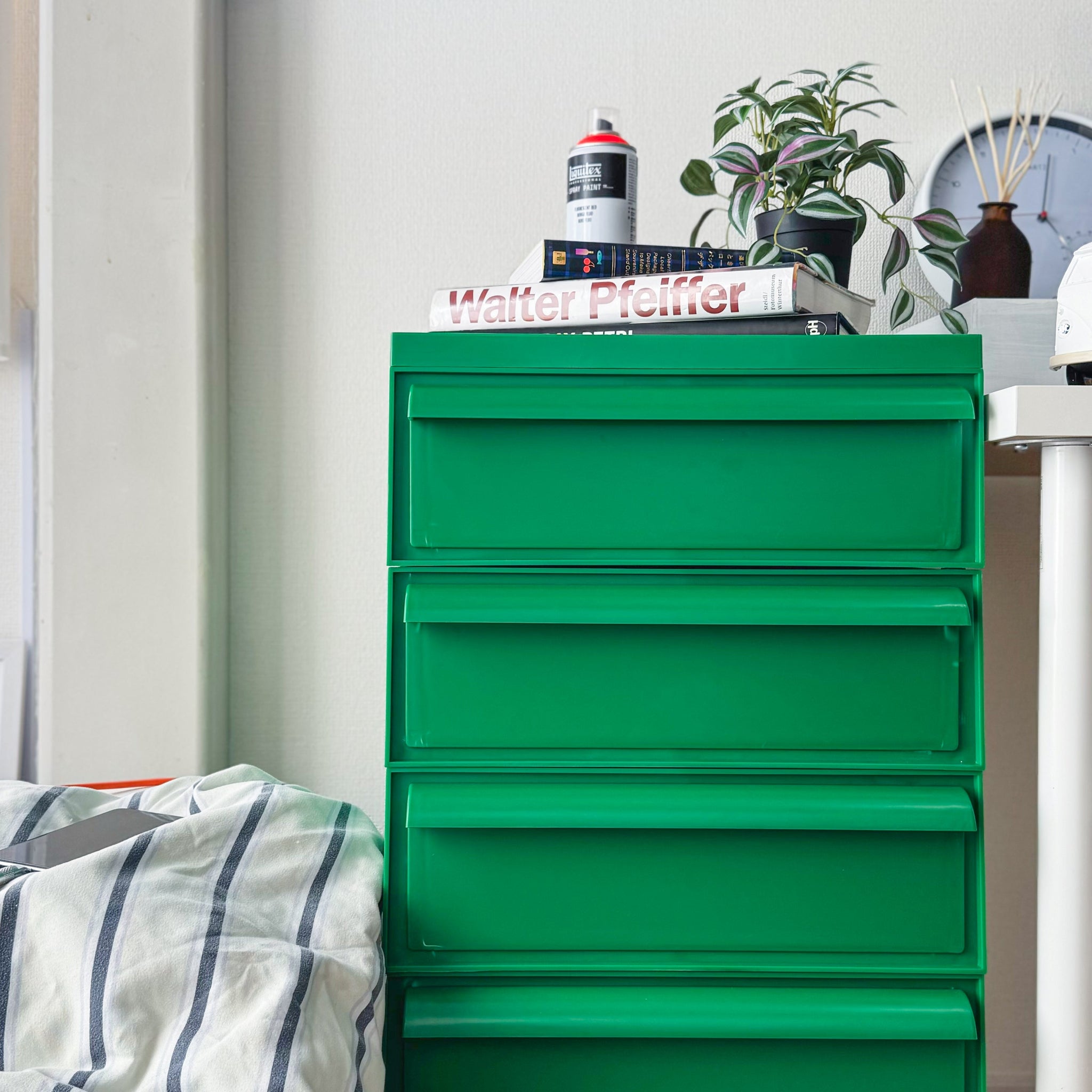 モダンカラフル可動式キャビネット kocol