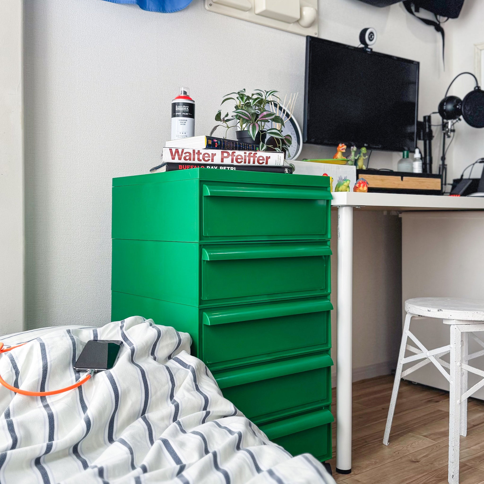 モダンカラフル可動式キャビネット kocol