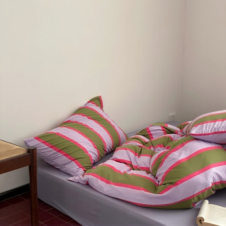 Vivid Multi-Border Bedding Set (Pink)