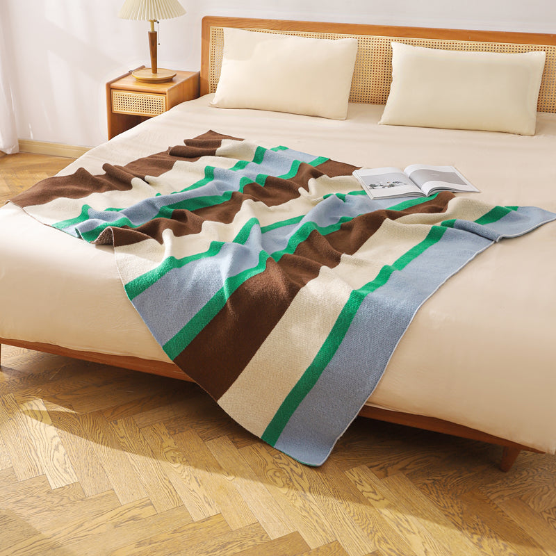 Multi-border knit blanket