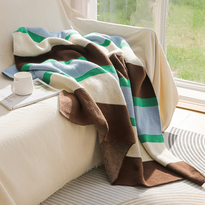 Multi-border knit blanket