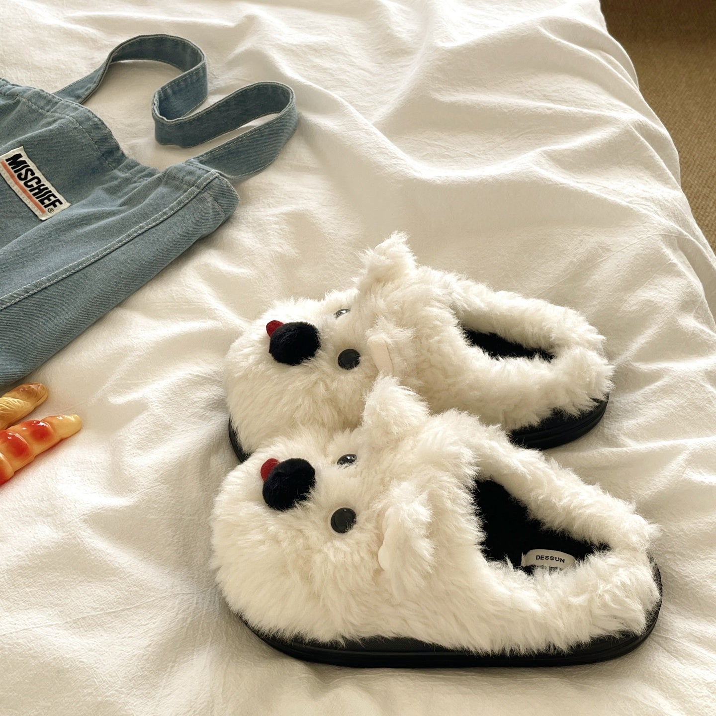 ふわふわ舌ペロドッグルームシューズ クリーム