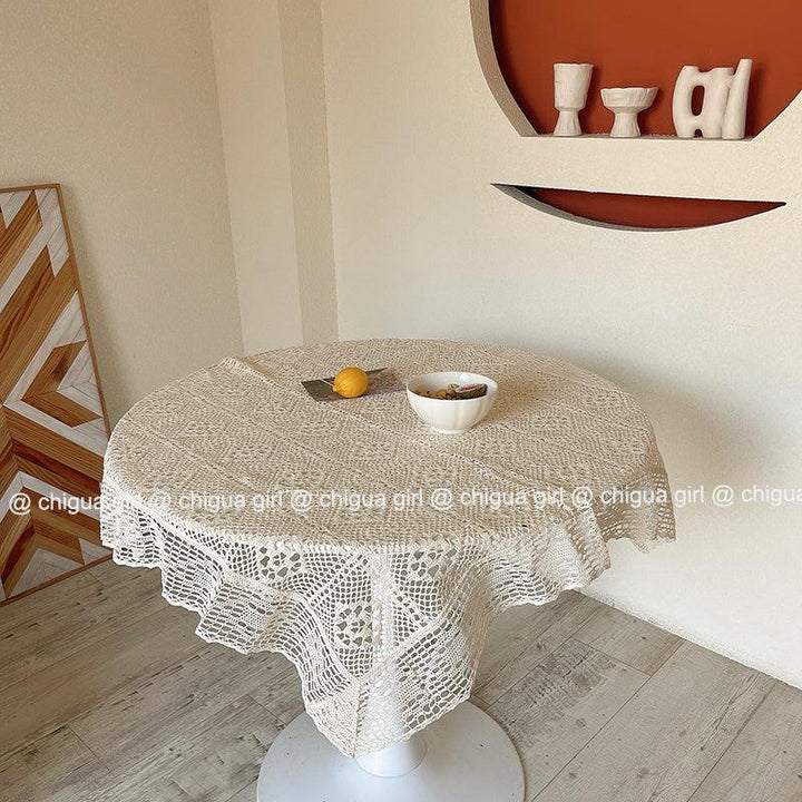 かぎ針編みレーステーブルクロス / Crocheted Lace Tablecloth - kocol