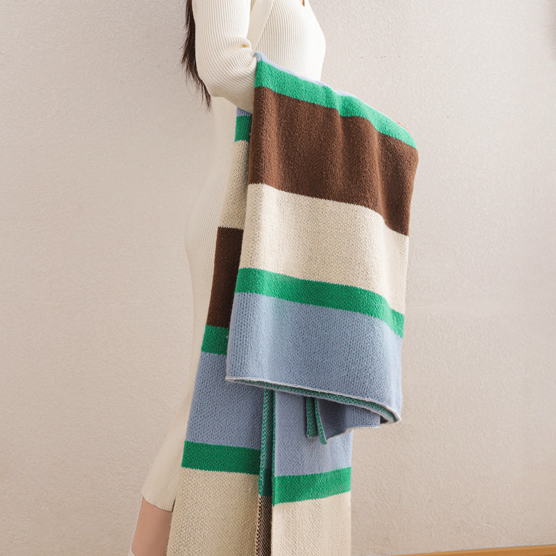 Multi-border knit blanket