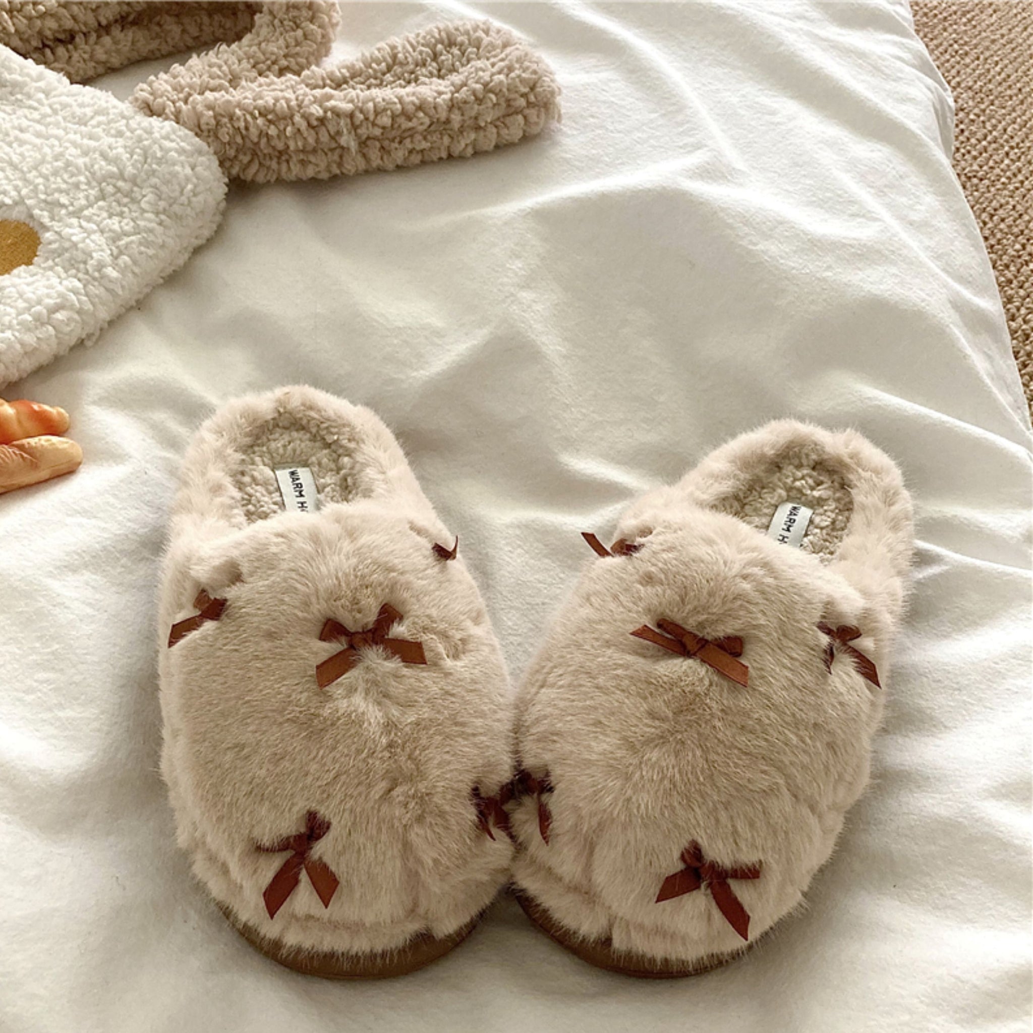 ミニリボンふわふわルームシューズ ミルクティー