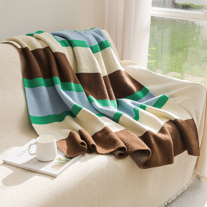 Multi-border knit blanket