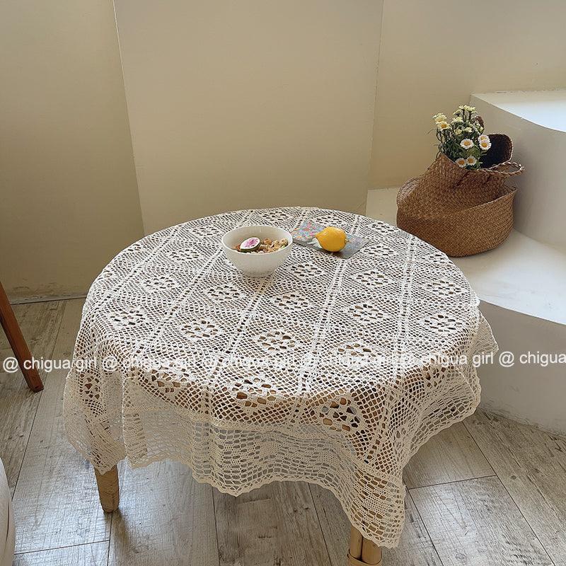 かぎ針編みレーステーブルクロス / Crocheted Lace Tablecloth - kocol