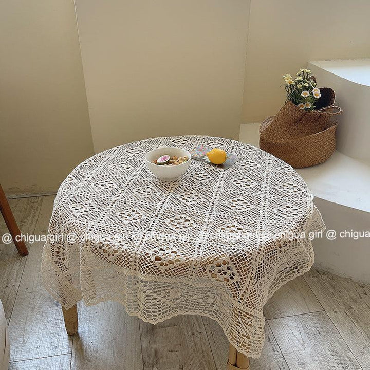 かぎ針編みレーステーブルクロス / Crocheted Lace Tablecloth - kocol