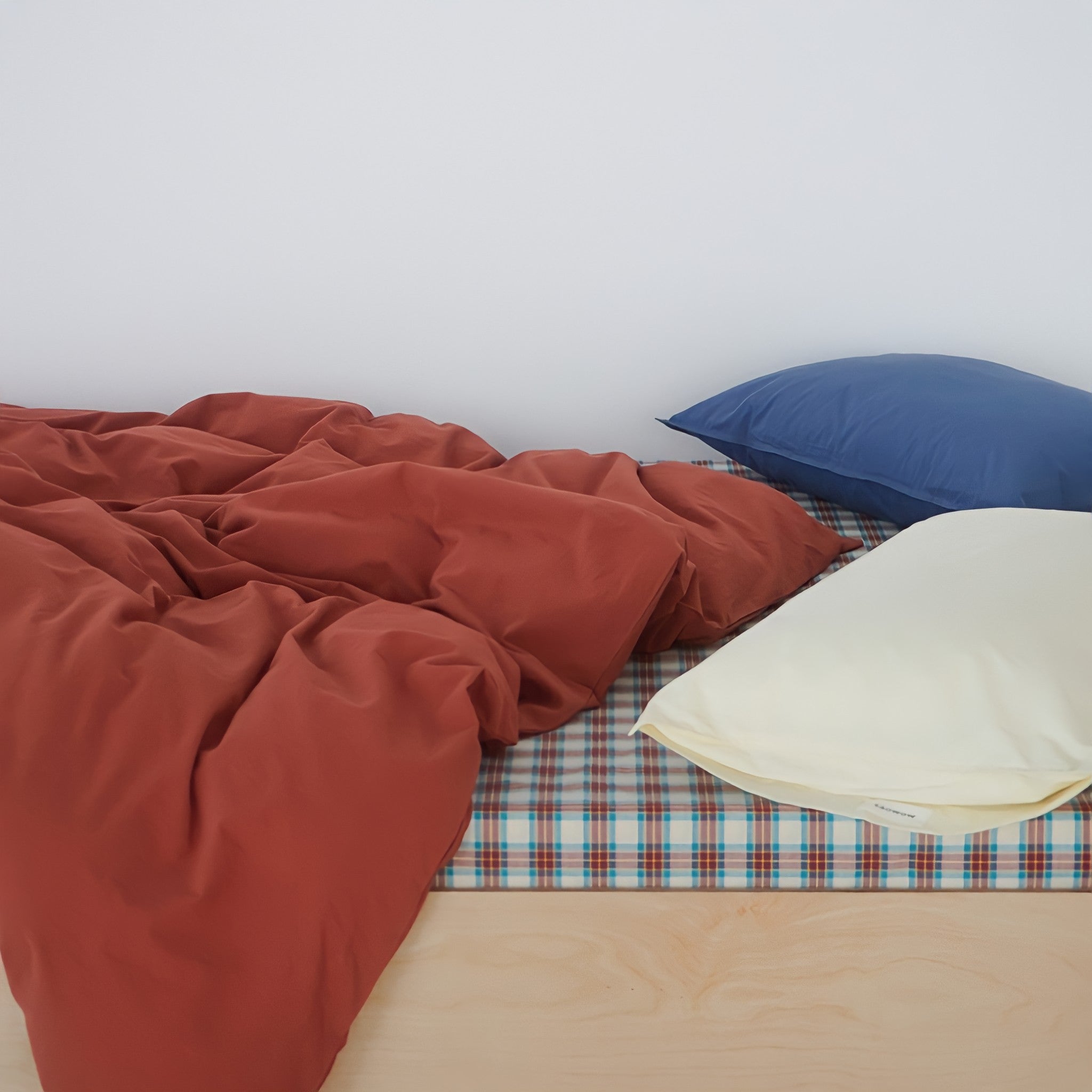 Pure cotton nuanced pastel duvet cover, red