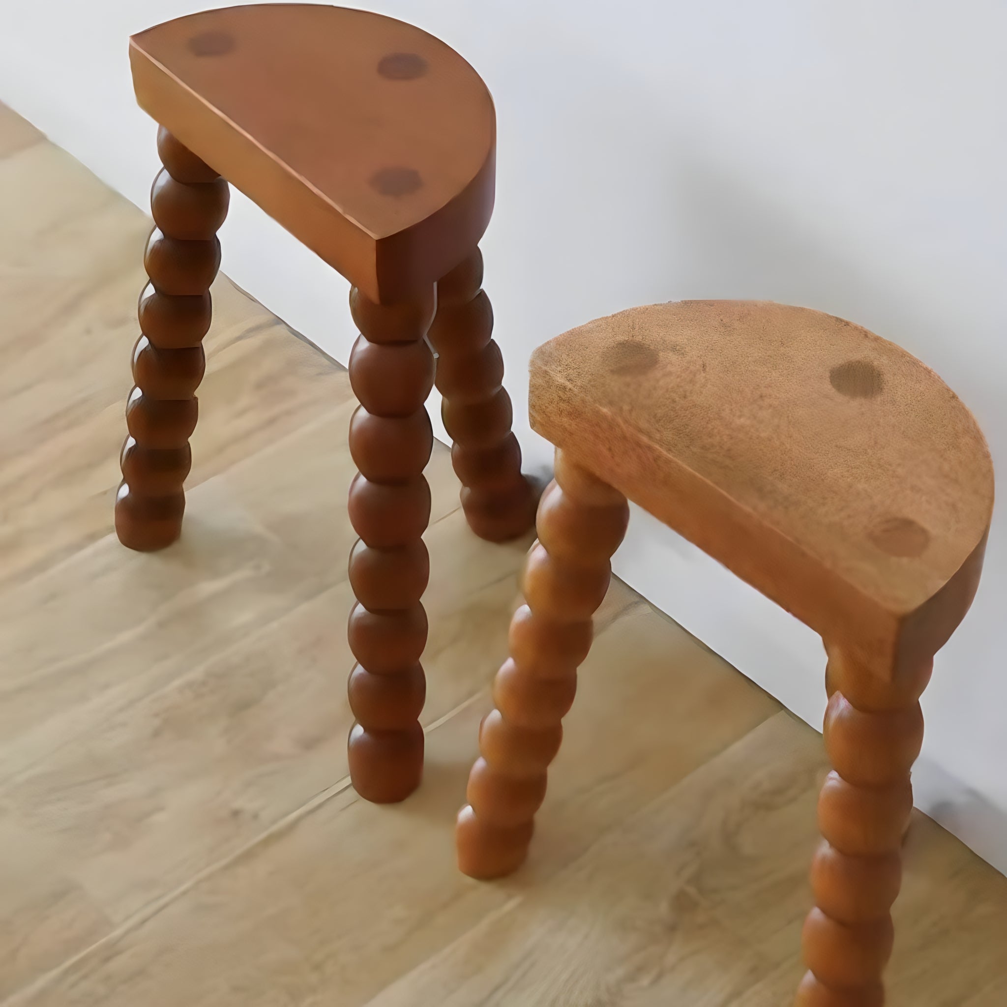 バブルレッグハーフムーンミニテーブル