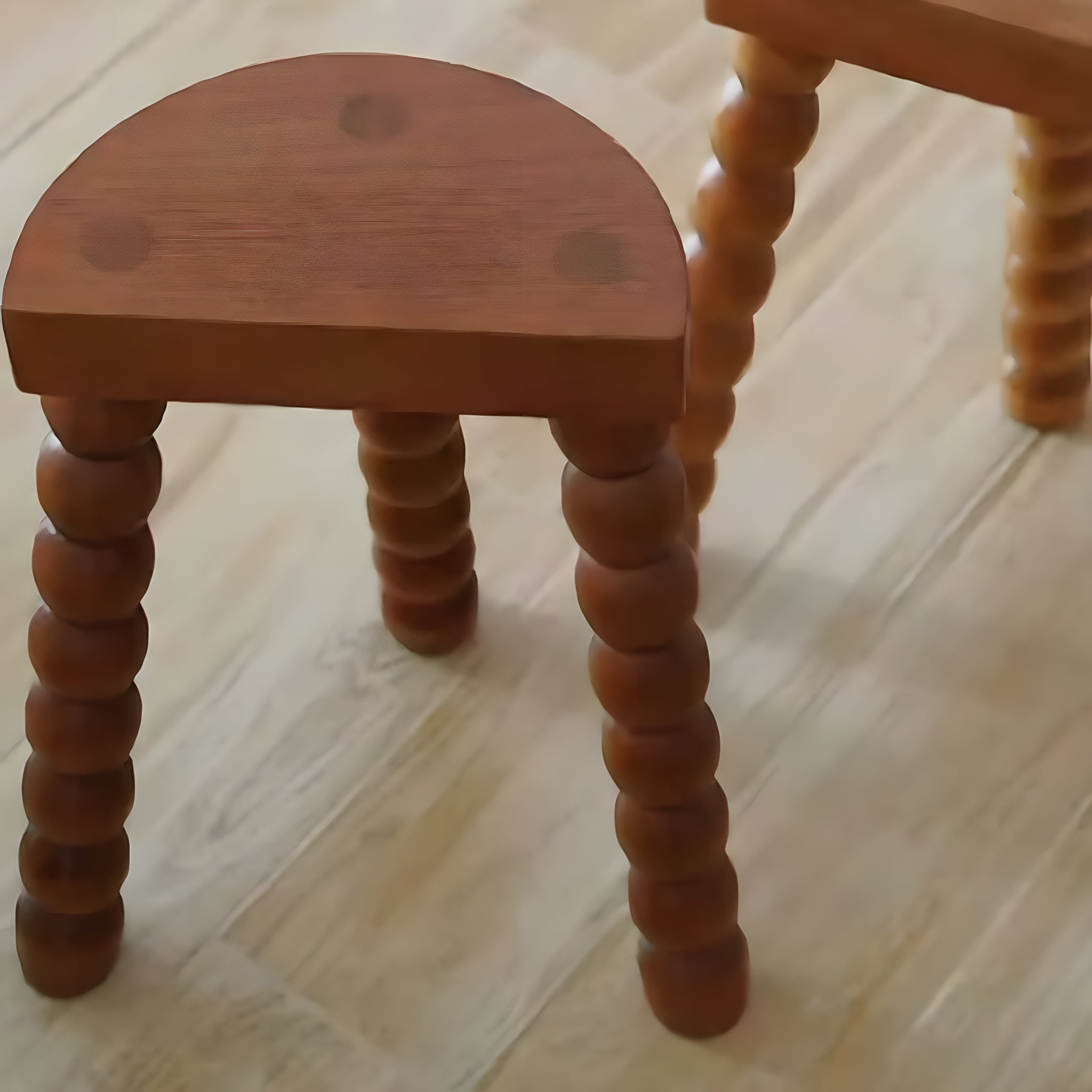 バブルレッグハーフムーンミニテーブル