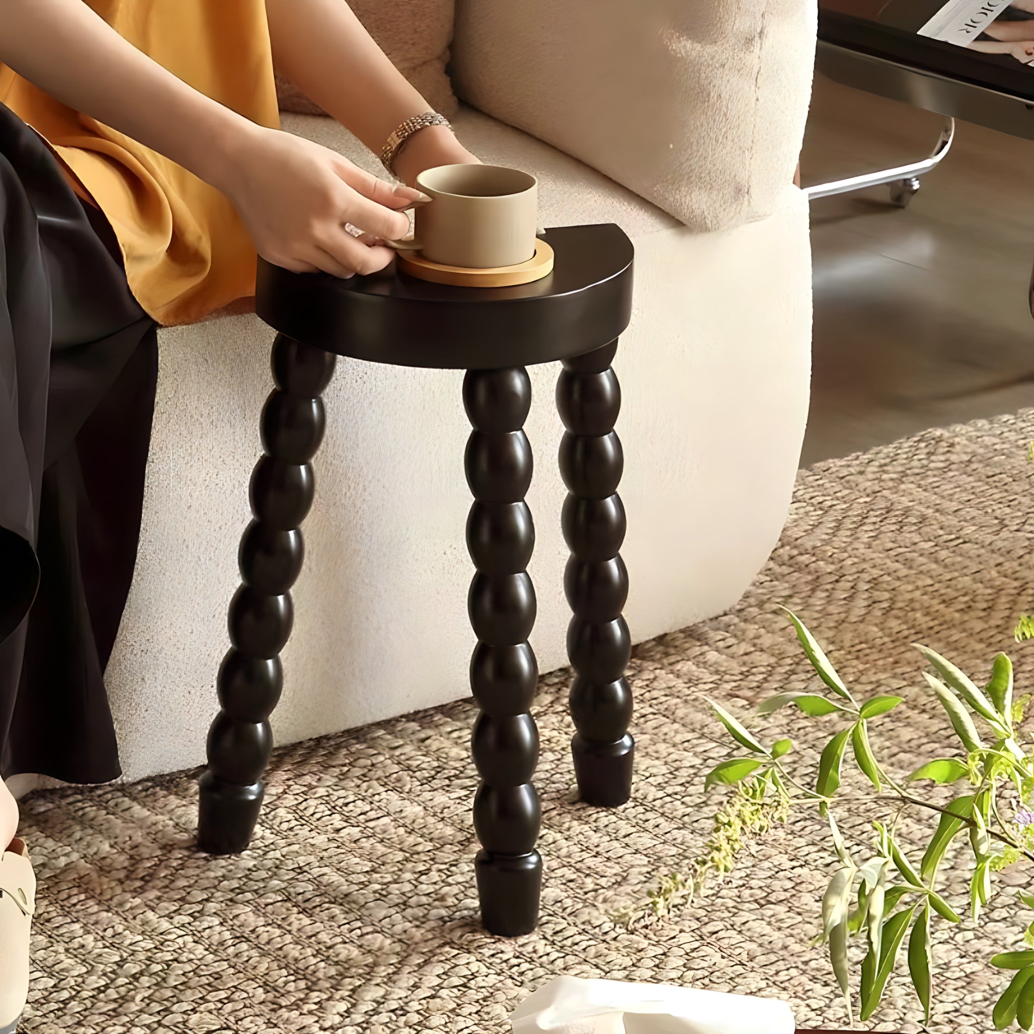 バブルレッグハーフムーンミニテーブル