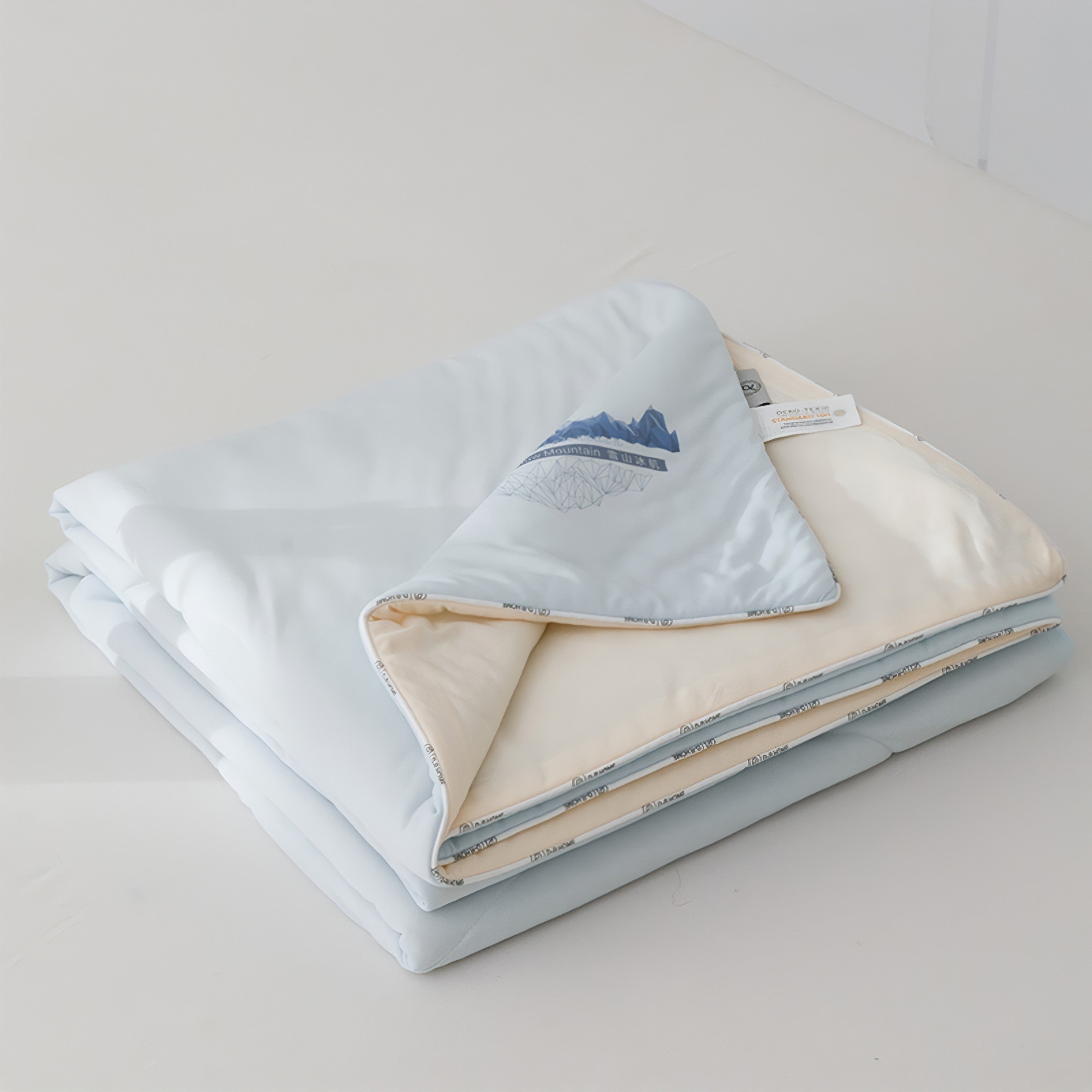 Snow Mountain Mugwort Fiber Mix Cooling Blanket Blue