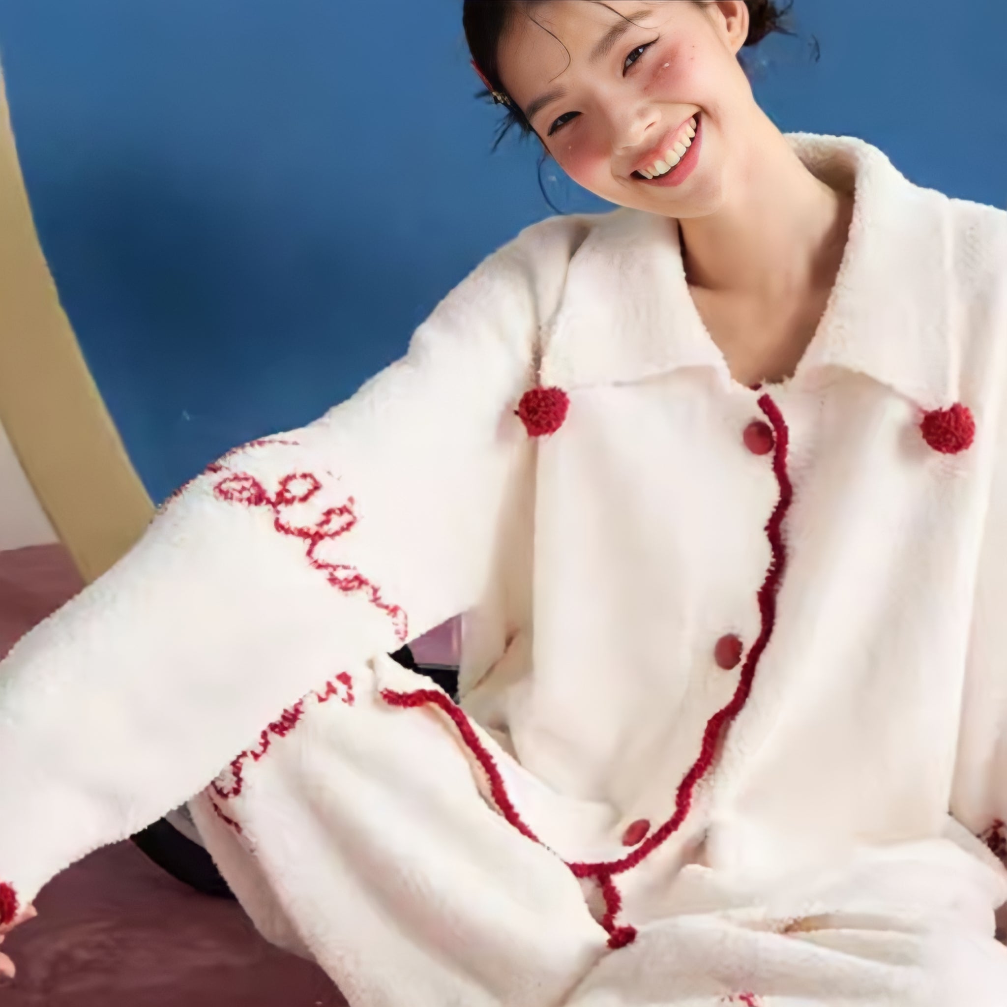 ふわふわフリースレッドパイピングルームウェア