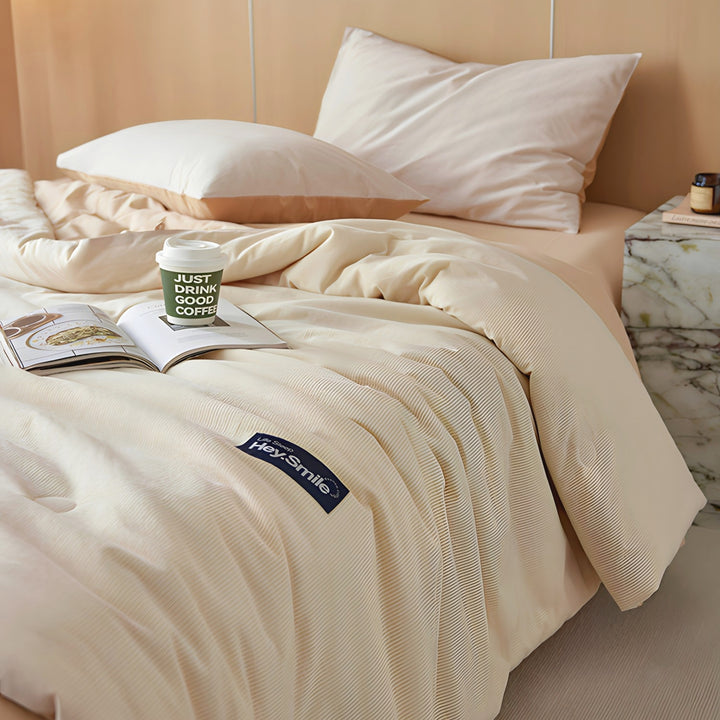 Soft striped quilt, beige