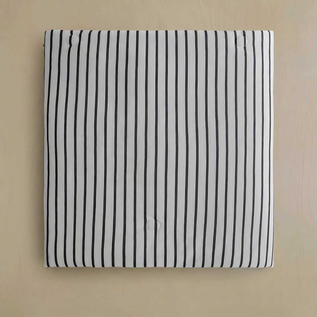 Summer Soft Stripe Quilt Black