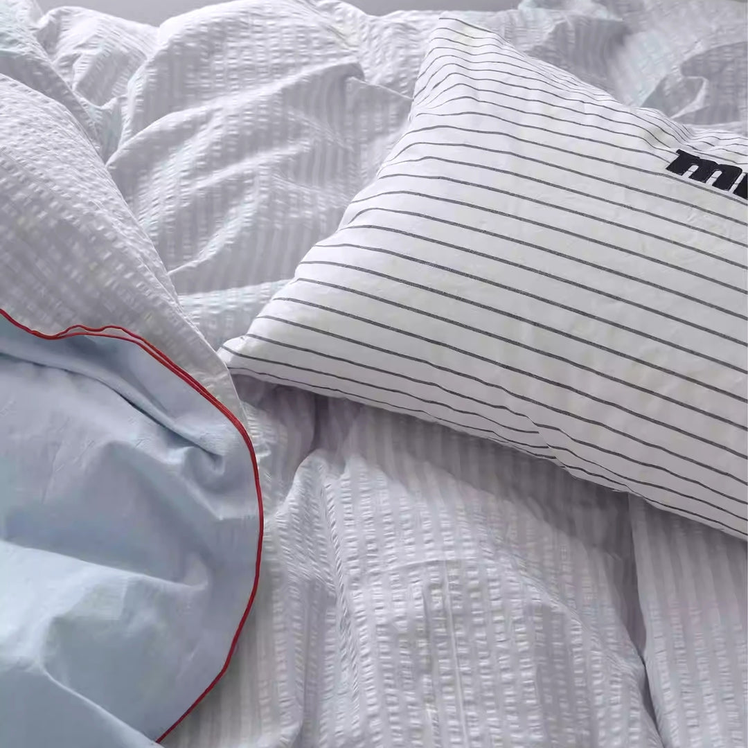 Seersucker Red Piping Bedding Set