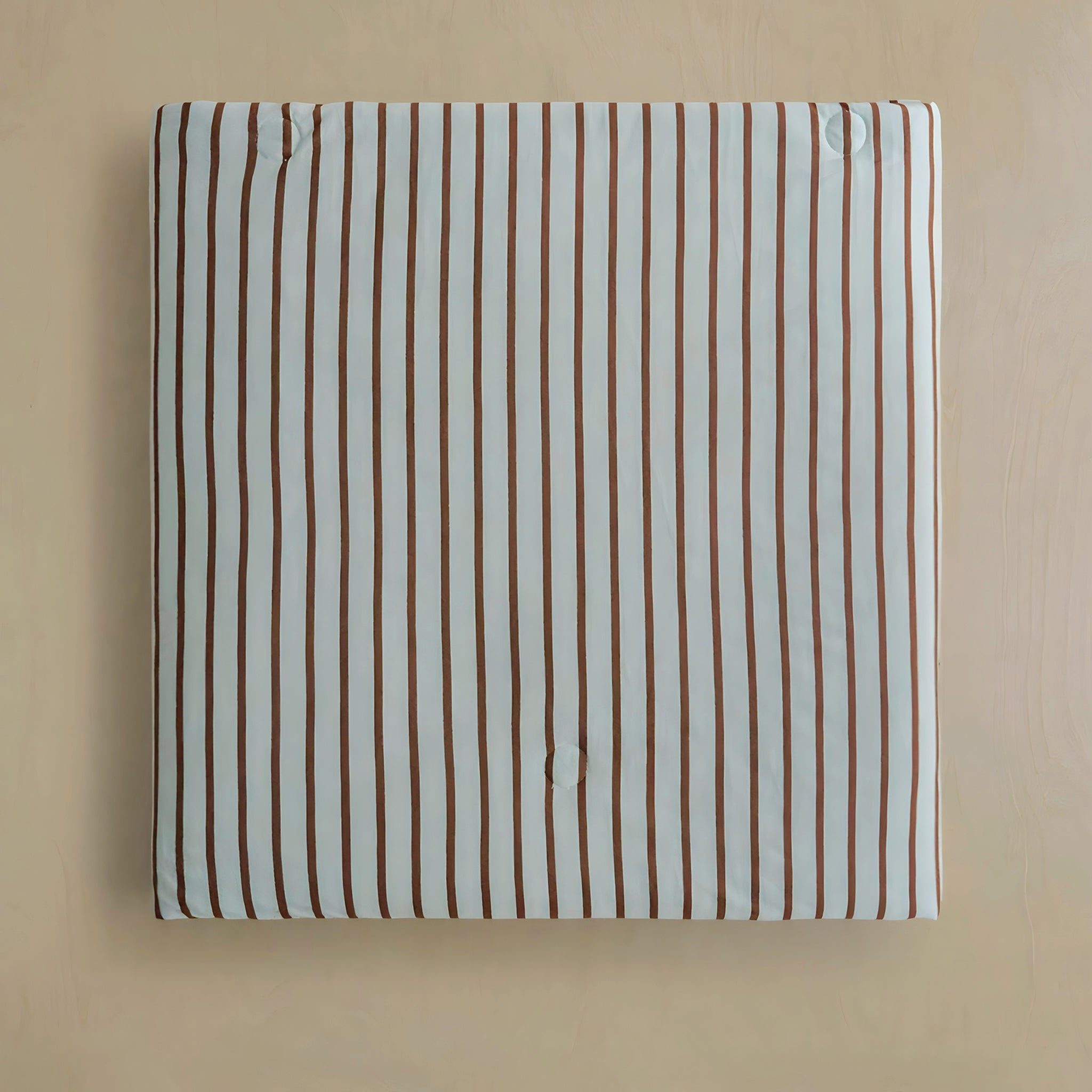 Summer Soft Stripe Quilt Brown