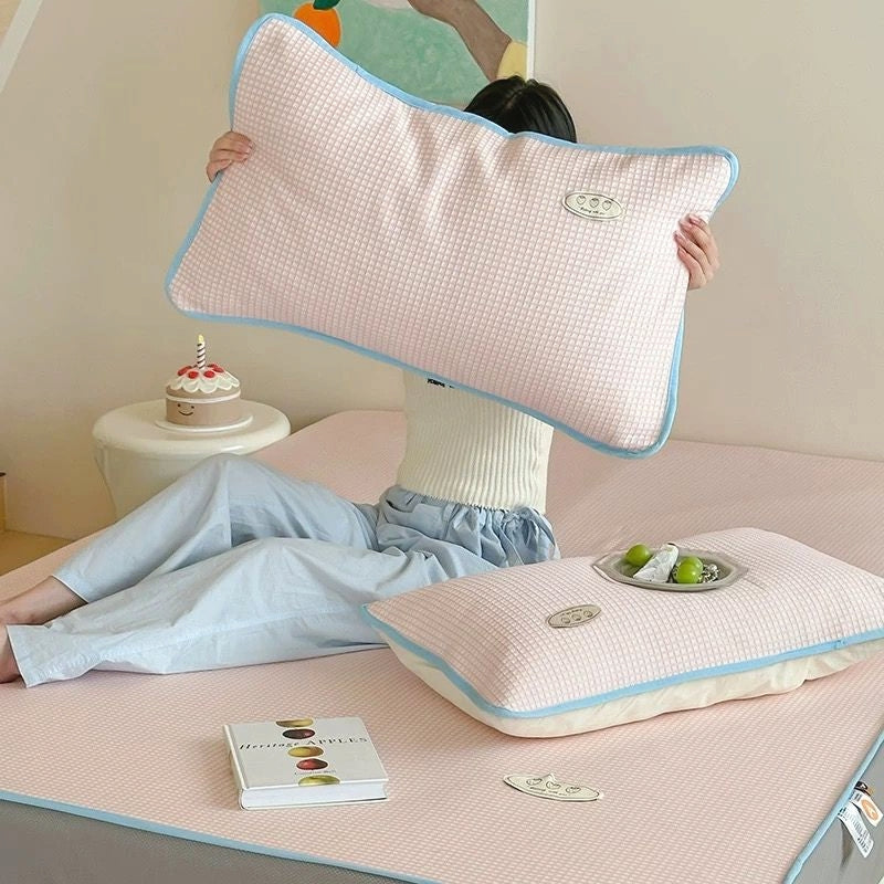 Soft Cool Ice Silk Mat, Strawberry