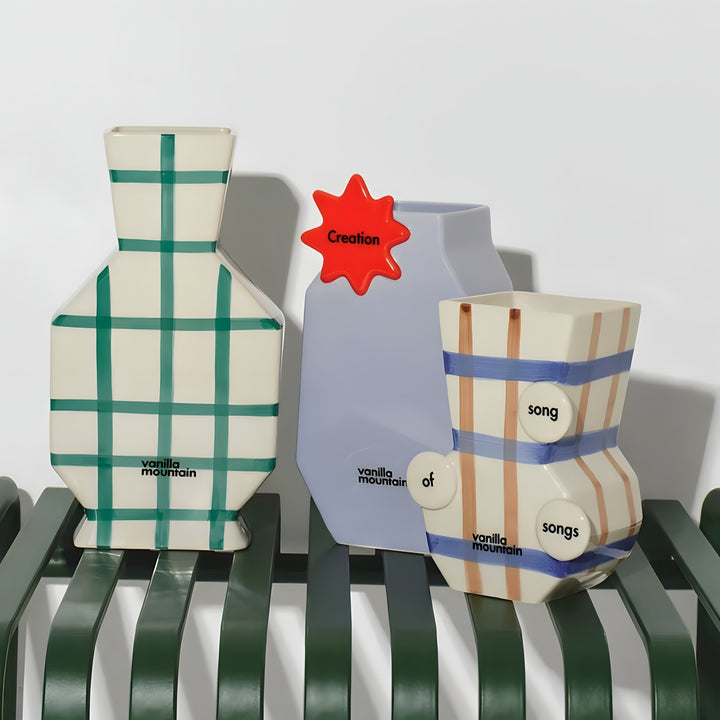 Graphic Line Flower Vase
