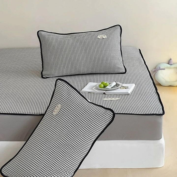 Soft Cool Ice Silk Mat Black