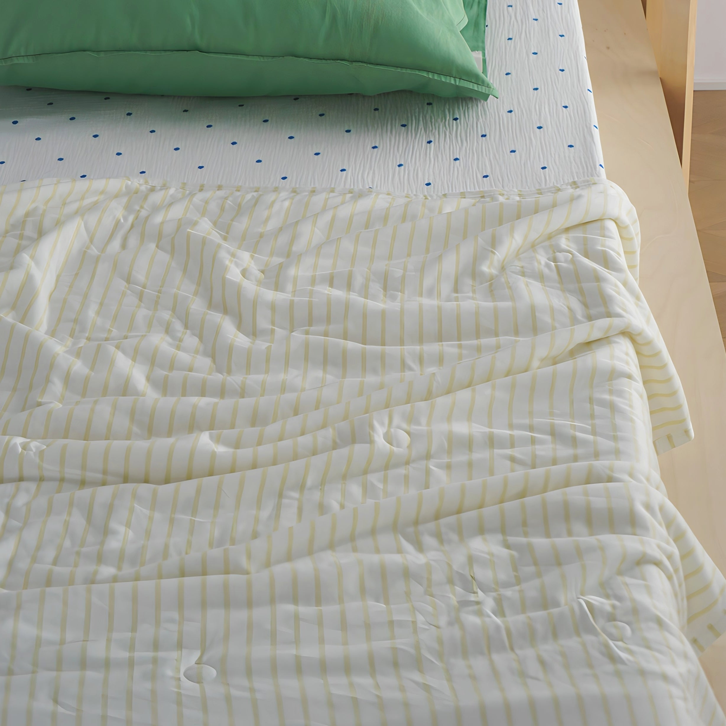 Summer Soft Stripe Quilt Yellow