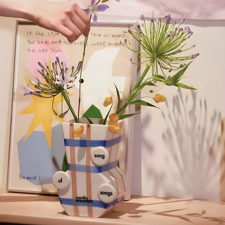 Graphic Line Flower Vase