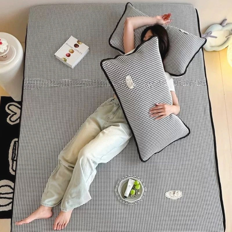 Soft Cool Ice Silk Mat Black