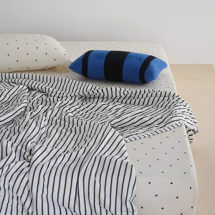 Summer Soft Stripe Quilt Black