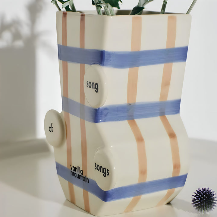 Graphic Line Flower Vase