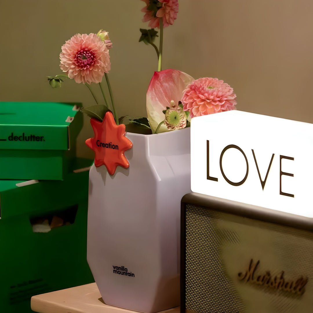 Graphic Line Flower Vase