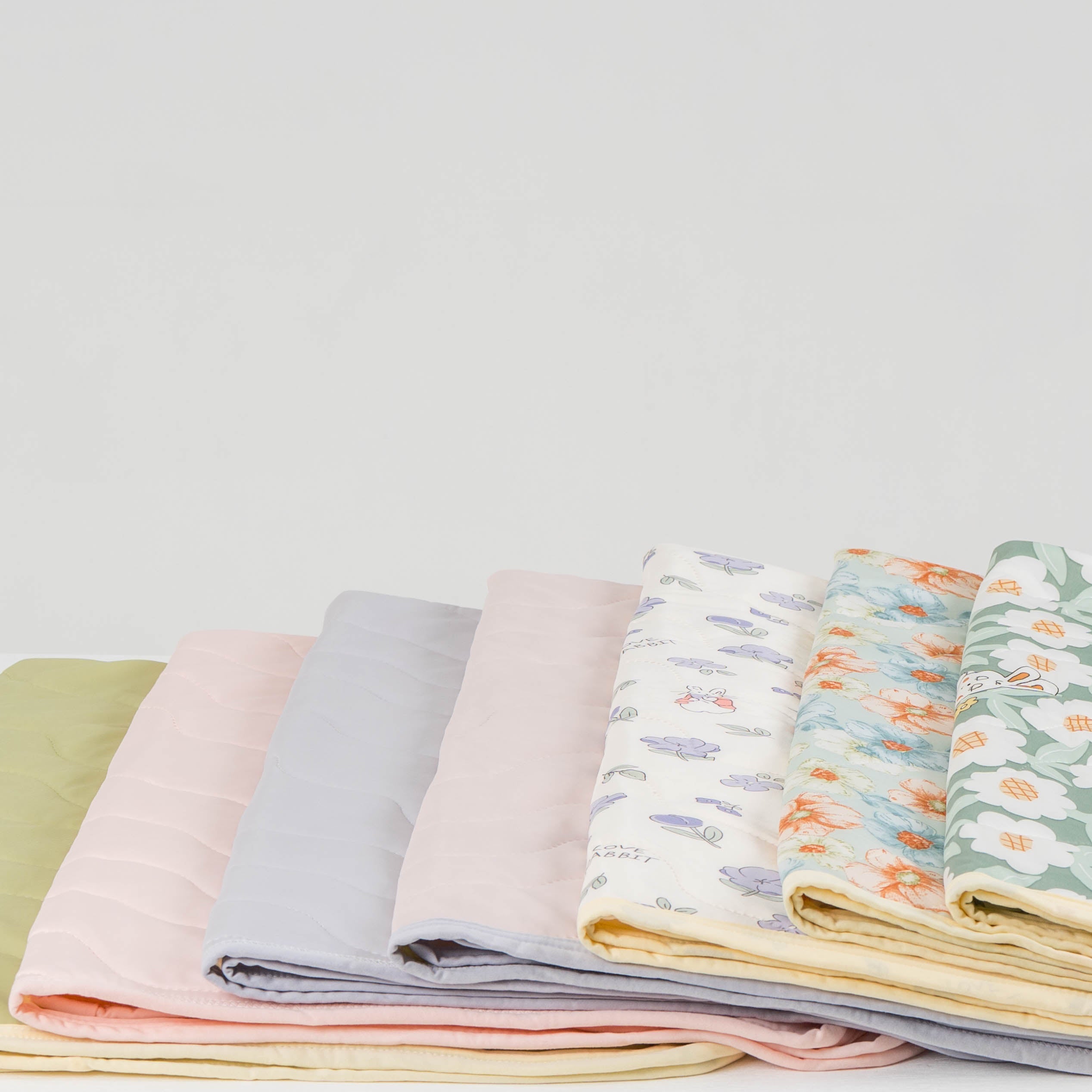 Double Color Cool Quilt Custard Light Gray