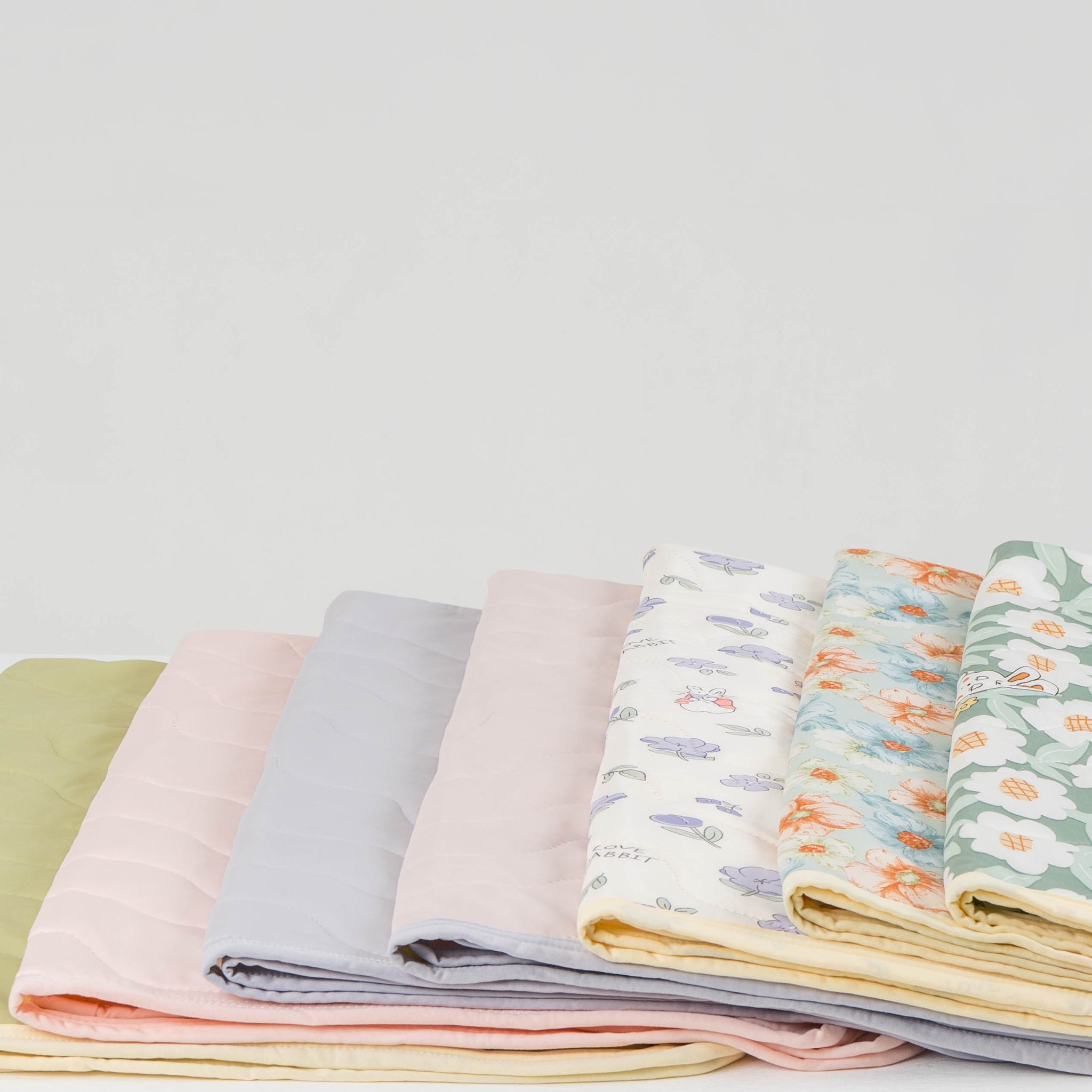 Double Color Cool Quilt Custard Light Gray