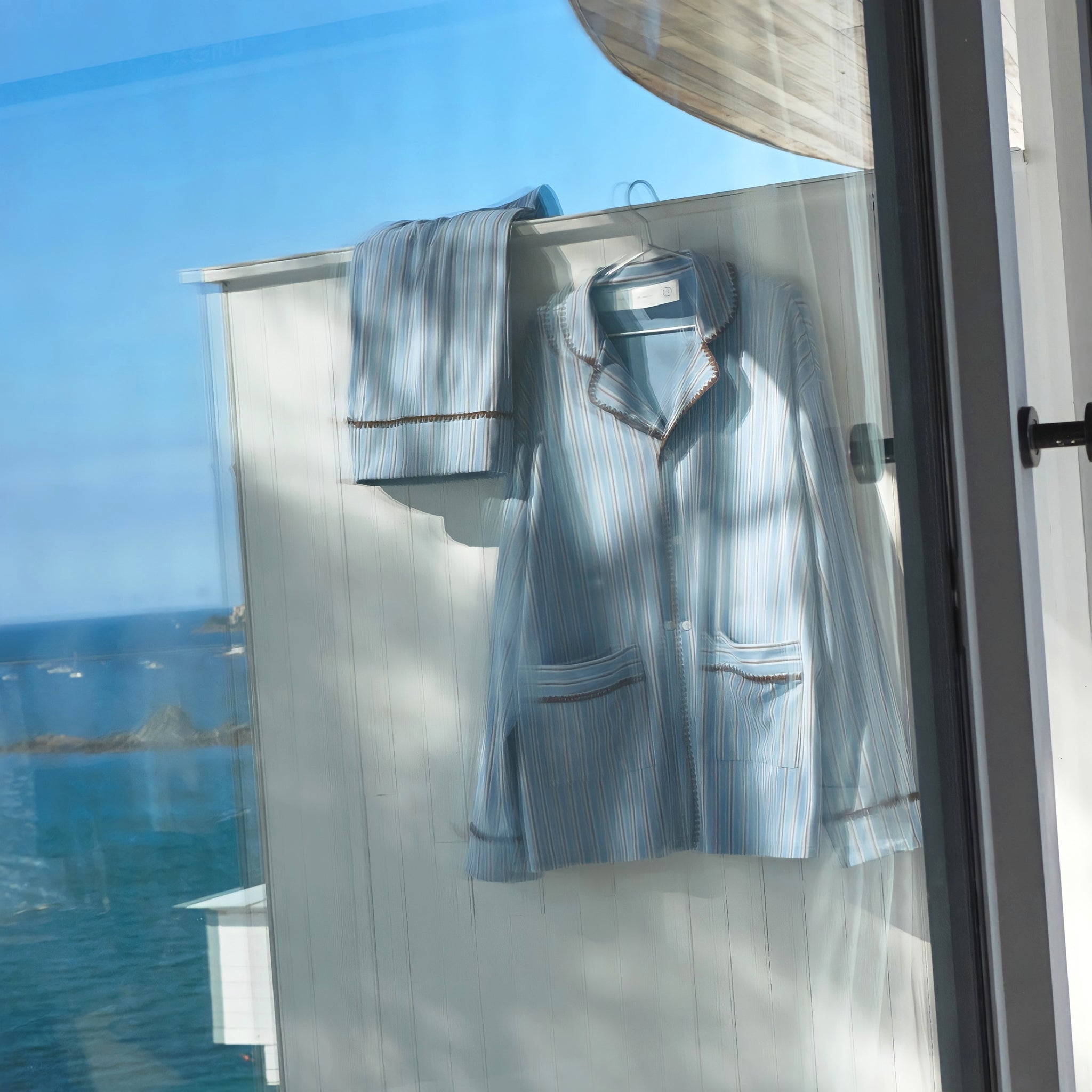 ソフトコットンブルーストライプステッチデザインパジャマ