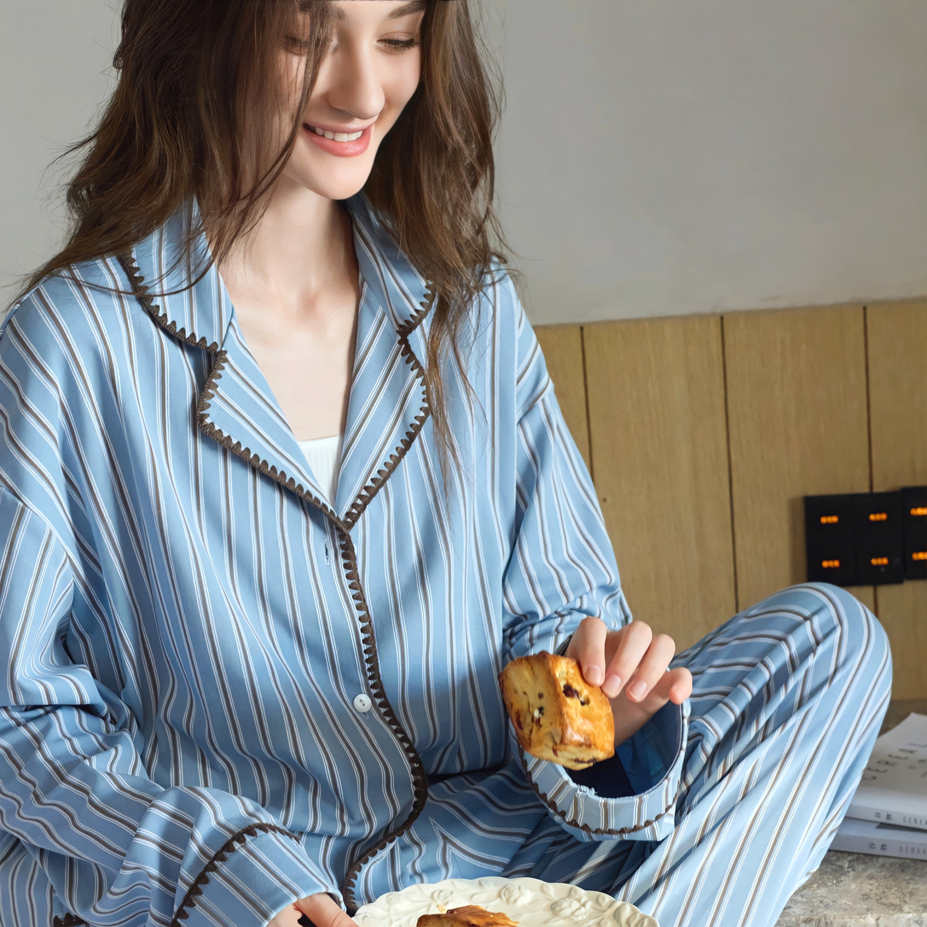 ソフトコットンブルーストライプステッチデザインパジャマ