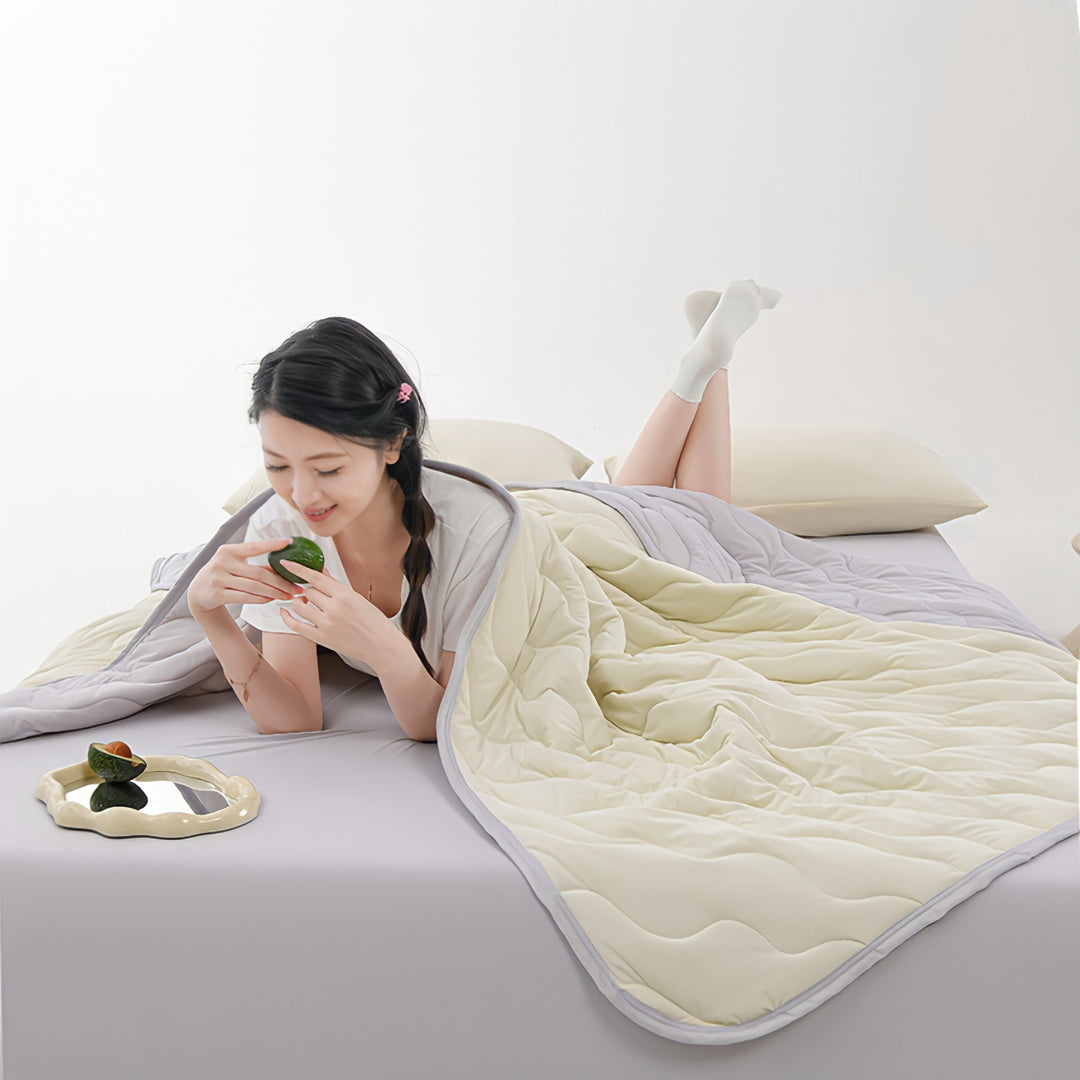 Double Color Cool Quilt Custard Light Gray